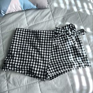 Black and white skort